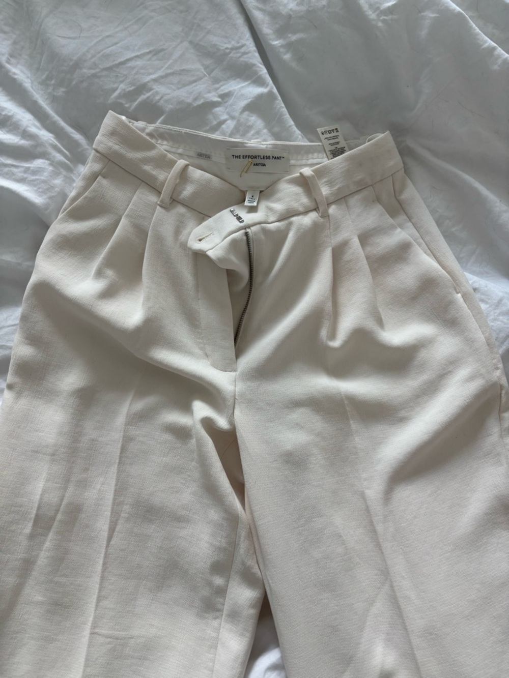 Aritzia The Effortless Pant™ Curve-Fit - Crepette™